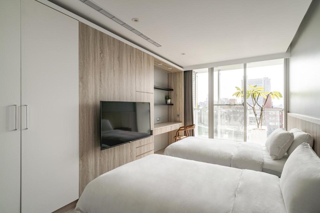 1Li7E Hotel Taichung Exterior photo
